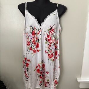 Secret Treasures White and Red Floral Chemise